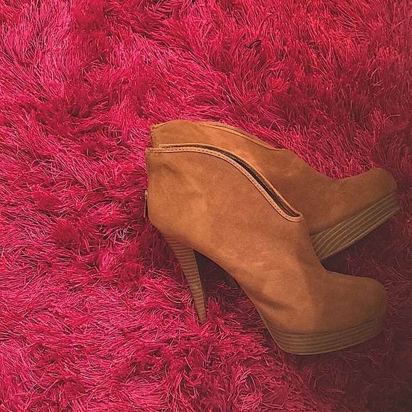 Rouge! Shoes - Brown boots!!